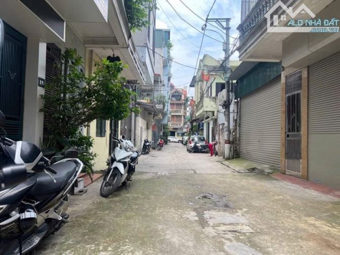 BÁN NHÀ HỌC VIÊN TÀI CHÍNH - BẮC TỪ LIÊM - DT33M2 - 5 TẦNG -  GIÁ 5,5TỶ - KINH DOANH - ĐẺ - 1