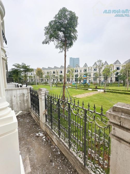 Siêu Vip! Bán Biệt Thự Tây Hồ Ciputra , View Công Viên - 319M2 - 4 Tầng - 12M Mt - Sẵn sổ - 1