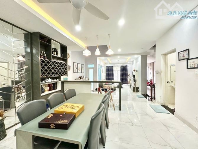 Giá 19 tỷ. Bán biệt thự siêu đẹp đầy đủ nội thất cao cấp trung tâm Biên Hoà. 8x20m. - 1