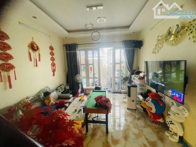 Rẻ như cho bán gấp nhà chưa hoàn công cạnh Vũ Tùng sát chợ Bà Chiểu 5tầng 360m2 hơn 6ty - 1