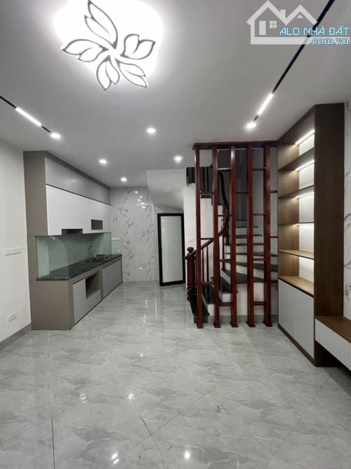 BÁN NHÀ VĂN QUÁN - PHÂN LÔ Ô TÔ ĐỖ CỬA - GẦN PHỐ - 8,9 TỶ - 1