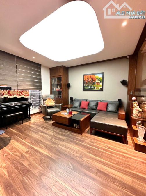 BÁN NHÀ LÔ GÓC-HOÀNG QUỐC VIỆT 33M X6T-NGÕ THÔNG-10M RA MẶT PHỐ-NHỈNH 7 TỶ - 1