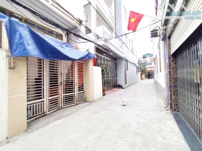 83m đất tuyến 2 Khúc Thừa Dụ, sát mặt đường, Giá 3.8 tỉ, ngõ ô.tô - 1