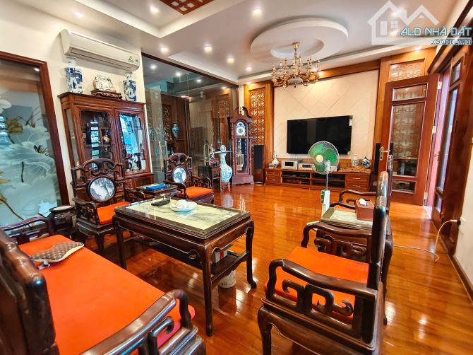 Bán nhà 4,5 tầng khu phân lô đường Lê Hồng Phong, sau lẩu dê Phượng Chi, dt 105m2, mt 7m - 1