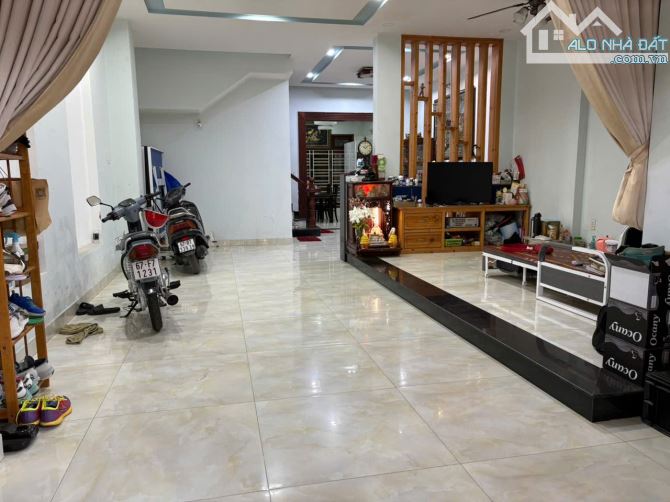 Bán nhà Biệt Thự 3 lầu MT đường Phạm Nhữ Tăng - 105.1m/2- 6m x 17.5m - 4PN 4WC F4 Q8 - 2