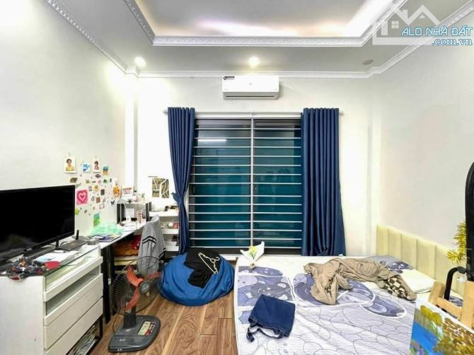 NHÀ NGÕ 603 LẠC LONG QUÂN DT52M2*5TẦNG NGÕ OTO THÔNG KD NHÀ MỚI DÂN XÂY Ở LUÔN. 13.6 TỶ