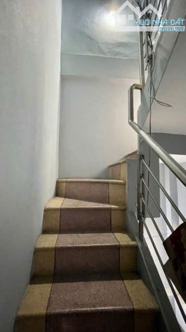 bán nhà ở phố định công hạ, sổ đỏ chính chủ , phố trung tâm , thuận tiện đi học đi làm. 20 - 2