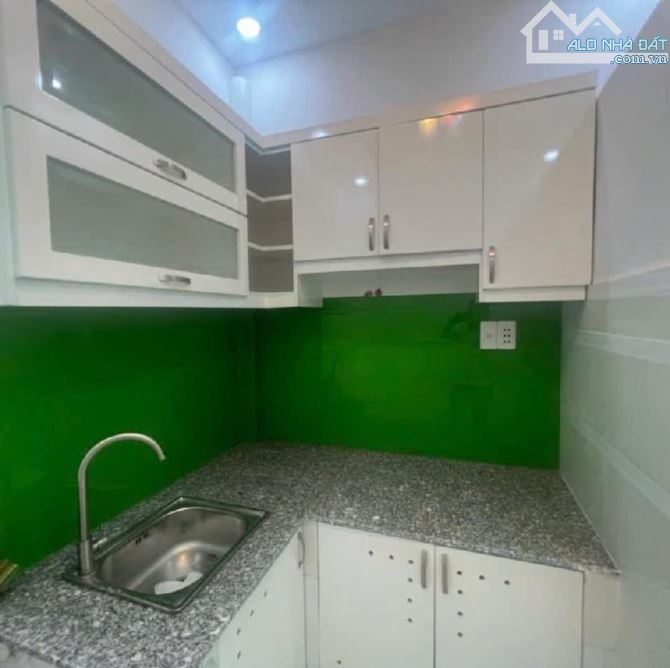 HẺM 1TRỤC. . NHÀ ĐẸP LUNG LINH .P12.GV .CHỈ 2TỶ8 - 2