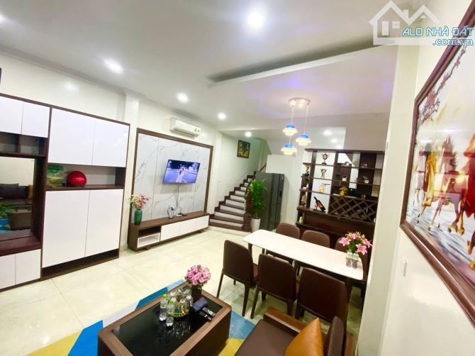 Bán nhà Nguyễn Viết Xuân, Thanh Xuân, full nội thất, nhà đẹp ở ngay, 40m, 4T, chỉ 9.9 tỷ. - 2
