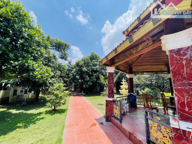 BIỆT THỰ SIÊU KHỦNG - SÂN VƯỜN, HỒ CÁ KOI, 1259m2 - 2