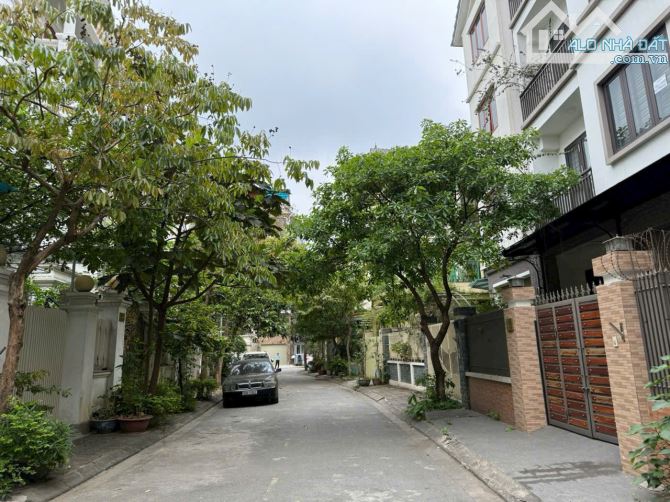 CẦN BÁN NHÀ BIỆT THỰ LIỀN KỀ THẠCH BÀN LONG BIÊN HÀ NỘI. - 2