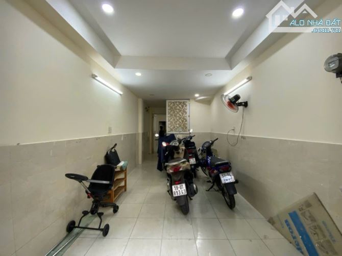 QUẬN 10, SÁT MẶT TIỀN, GẦN BV HÒA HẢO, NG.TRI PHƯƠNG SẦM UẤT, 5 TẦNG, 35m2, 8PN, 9WC - 2