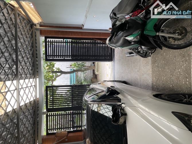 HXT – 2 MẶT HẺM – NHÀ 3 TẦNG ĐẸP - 240M2 SD– KHU VIP P.15 TÂN BÌNH – XE HƠI NGỦ TRONG NHÀ - 2