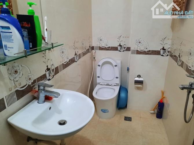 BÁN NHÀ HOÀNG QUỐC VIỆT - NHÀ KHÁ MỚI CÔNG NĂNG ĐẦY ĐỦ CHỈ VIỆC VỀ Ở GIÁ 8.6 TỶ. - 2