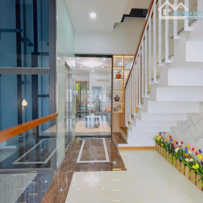Cuộc Sống Như Ý! Hẻm rộng đường Nguyễn Đình Chính, 77.9m², 4 tầng, giá 10.95 tỷ! Nở hậu - 2
