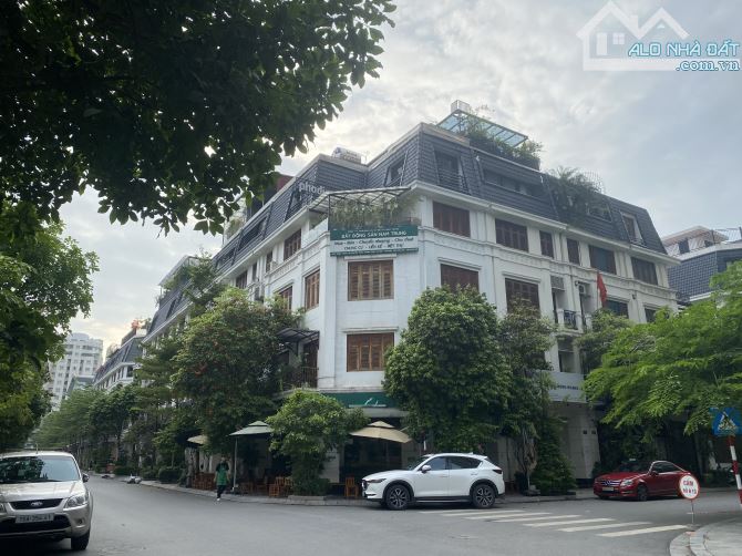 Cho thuê nhà liền kề Nguyễn Tuân, Thanh Xuân 90 mét, 5 tầng thông sàn - 2