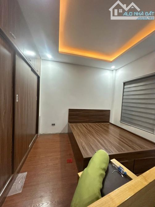 Bán Nhà Ngọc Lâm, Long Biên 33m2, 5T, chỉ 7,75 tỷ (Lô góc, ô tô đỗ cửa) - 2