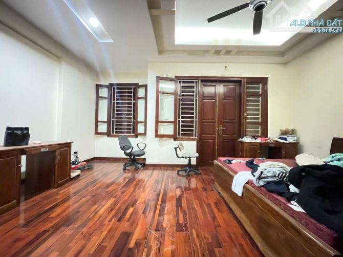 BÁN BIỆT THỰ 4 TẦNG HOÀNG MAI, PHÂN LÔ CAO CẤP, ĐƯỜNG 3 ÔTÔ TRÁNH, MẶT TIỀN RỘNG, 2 THOÁNG - 2