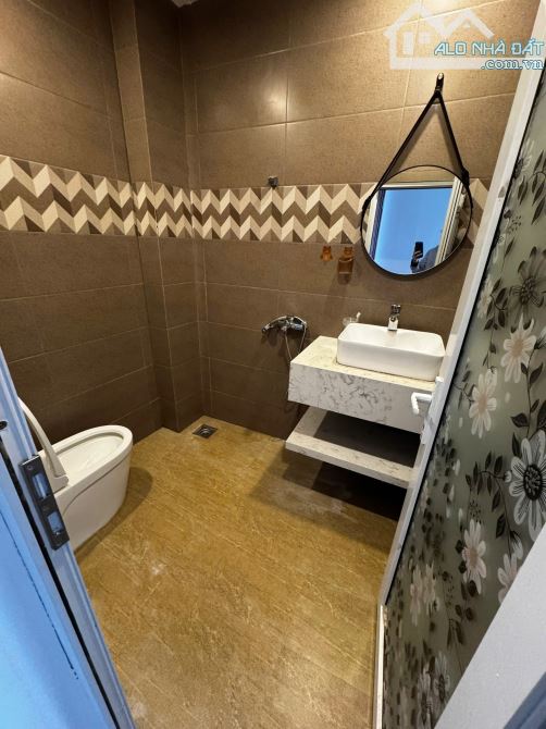 BÁN TOÀ CĂN HỘ 7 TẦNG- THANG MÁY- PCCC ĐẦY ĐỦ- DÒNG TIỀN- 70TR/THÁNG- CÁCH BIỂN 300M - 2