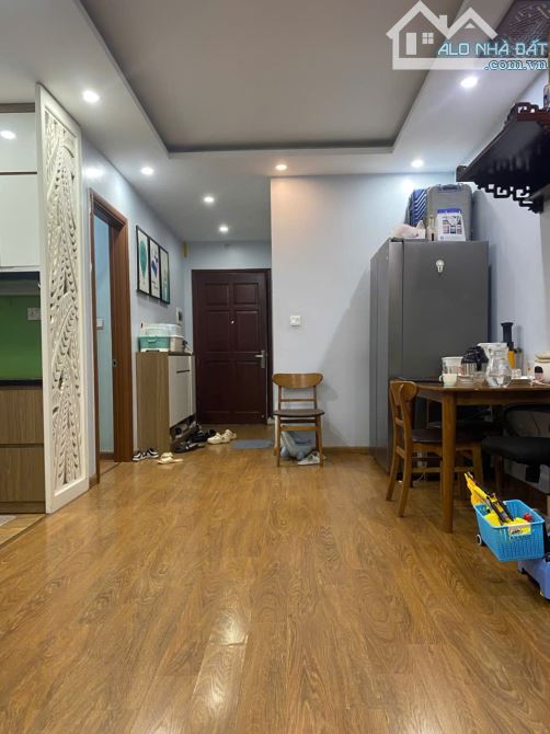 Bán căn hộ 2 phòng ngủ, 2 vệ sinh tòa Gemek2 ban công đông nam nhỉnh 3 tỷ - 2