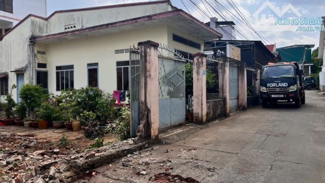 Đất đẹp mt Trương Hán Siêu (bên hông trường mn Hoa Việt Nguyên) - 2