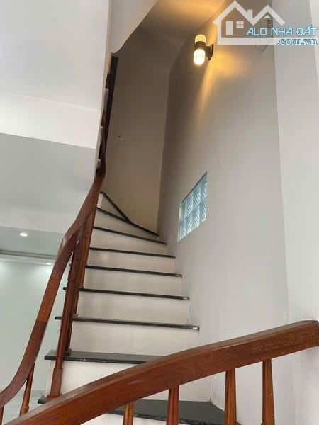 Căn nhà mặt đường thông, rộng 6m,gần Trịnh Văn Bô ô tô vào, xây đơn lập mỗi tầng 2 phòng - 2
