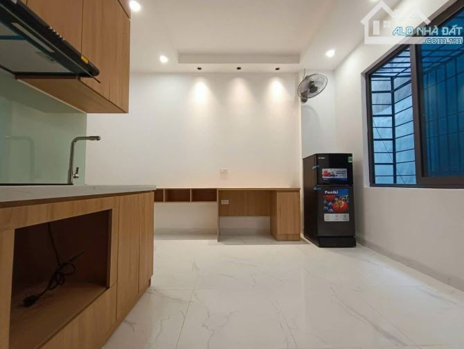Bán Tòa Căn Hộ Dịch Vụ Đội Cấn, Ba Đình 50m 9 Phòng Khép Kín Dòng Tiền Cao Giá 9,45 Tỷ - 2