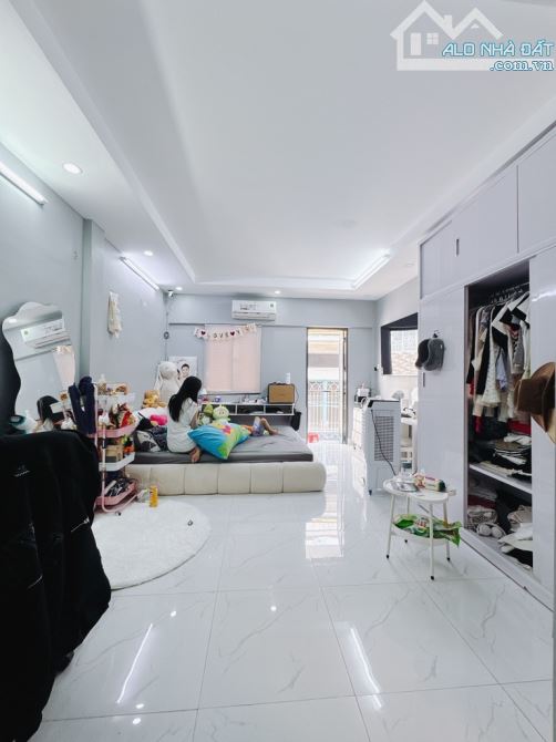 BÁN NHÀ HẺM 1/ ĐOÀN VĂN BƠ . 3 TẦNG  - 52 m2. KHU DÂN CƯ HIỆN HỮU KHÔNG LO GIẢI TOẢ - 2