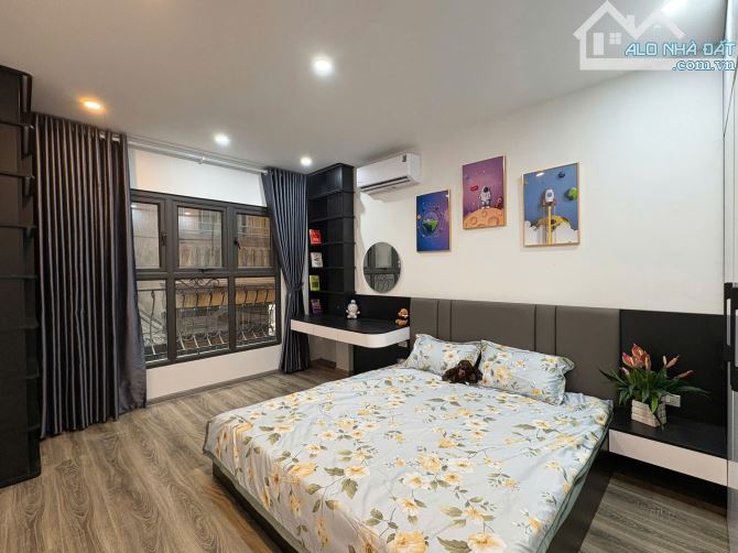 Bán nhà dân xây ở Xuân La Tây Hồ - 38m - Ô tô lùi cửa - 5 tầng - Có Thang máy - Full nội t - 2