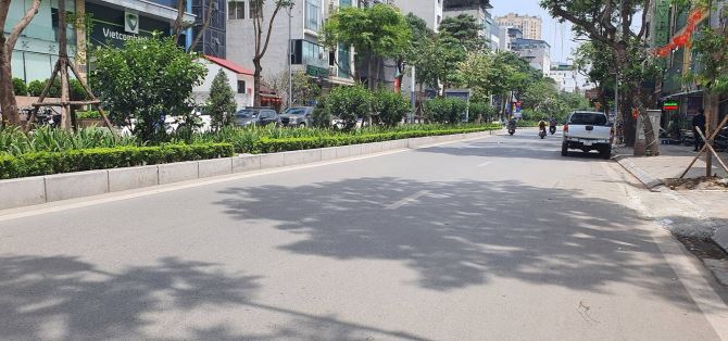 Bán nhà mặt phố Hoàng Tăng Bí rá mềm, hiếm có khó tìm, trên ở sướng, dưới KD đỉnh - 2