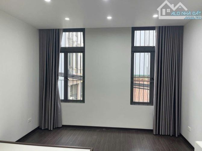 SIÊU PHẨM LÔ GÓC THẠCH BÀN 60M-5MT-5TẦNG.13TỶ KINH DOANH ĐỈNH Ô TÔ VÀO NHÀ - 2