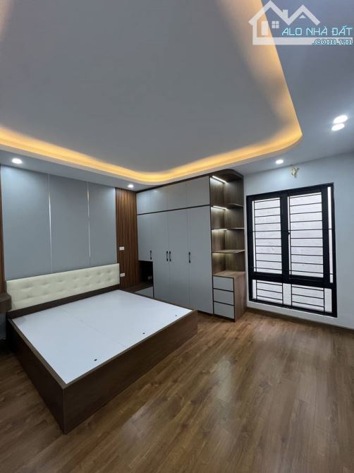 BÁN NHÀ VĂN QUÁN - PHÂN LÔ Ô TÔ ĐỖ CỬA - GẦN PHỐ - 8,9 TỶ - 2