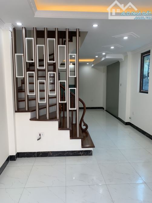 Bán nhà đẹp tại Đức Thượng gần ngã tư Trôi 4 tầng ô tô đỗ cửa lô góc chỉ 5 tỷ - 2