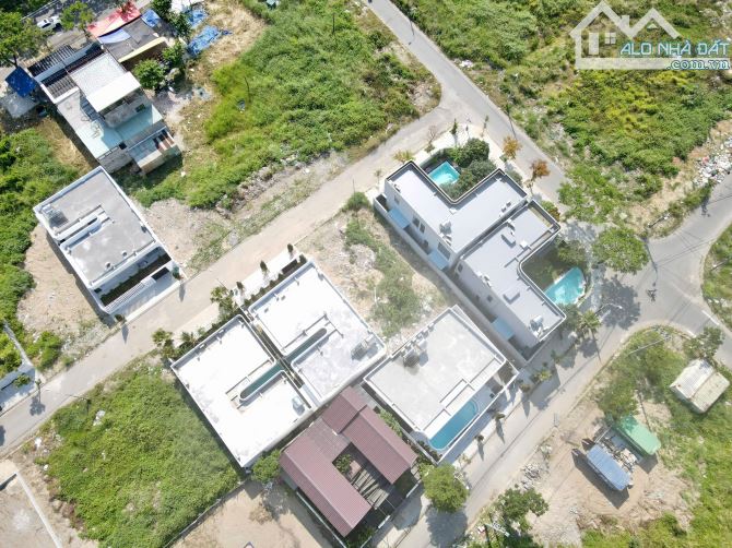 Bán căn Biệt thự 250m2 full nội thất đường Thành Vinh 3 dòng tiền hơn 100tr/tháng giá tốt - 2