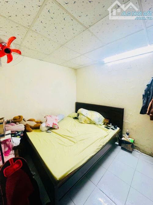 Bán nhà cũ Ni Sư Huỳnh Liên, Quận Tân Binh. 1 trệt 1 lầu 70m2 và giá 6,2 tỷ. Vị trí đẹp - 2
