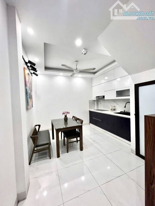 Oto tránh trước cửa - lô góc -  phố Tô Ngô Quyền - 40m2 - 4Tầng, MT 4m, Chỉ 9,99 Tỷ! - 2