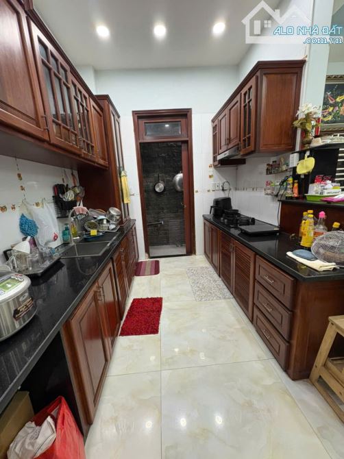 Bán nhà Biệt Thự 3 lầu MT đường Phạm Nhữ Tăng - 105.1m/2- 6m x 17.5m - 4PN 4WC F4 Q8 - 3
