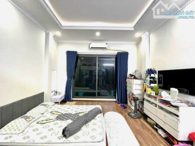 NHÀ NGÕ 603 LẠC LONG QUÂN DT52M2*5TẦNG NGÕ OTO THÔNG KD NHÀ MỚI DÂN XÂY Ở LUÔN. 13.6 TỶ