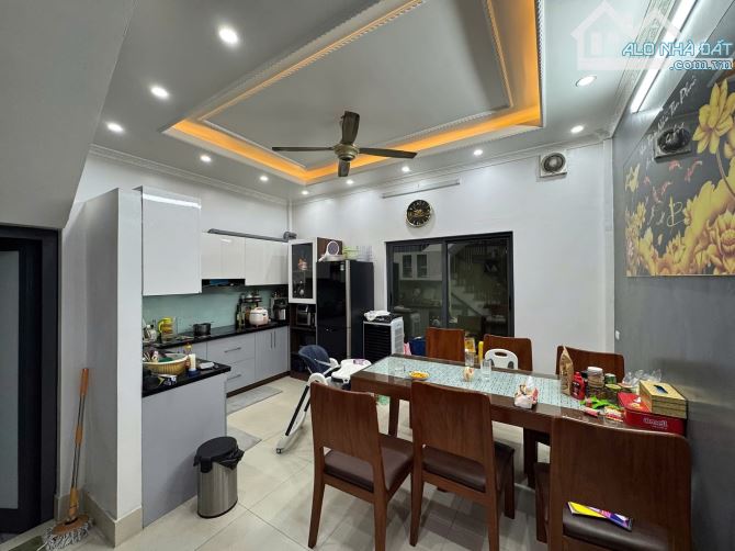Siêu phâm phố Nghĩa Đô,Cầu Giấy - 65m2x5 - vỉa hè,oto tránh - 17 tỷ - 3