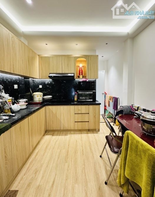 HẺM Ô TÔ TRÁNH cách 50m, Nhà 2 Tầng gần 40m2, P1 Gò Vấp, giá 4x tỷ - 2