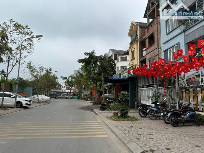 CẦN BÁN NHÀ BIỆT THỰ LIỀN KỀ THẠCH BÀN LONG BIÊN HÀ NỘI. - 3
