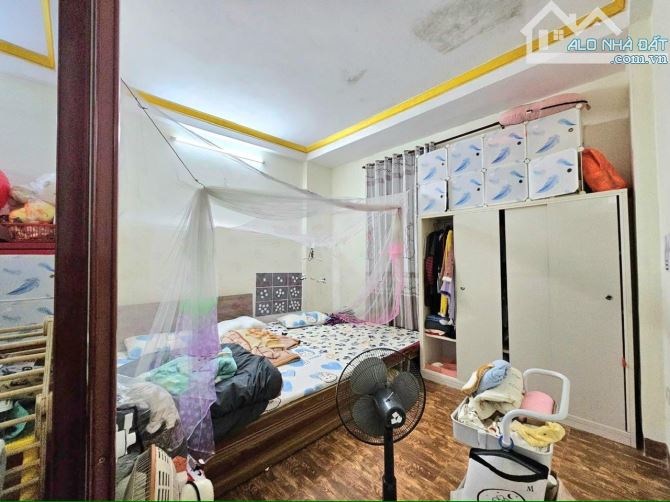 BÁN NHÀ DÂN XÂY CCMN - PHỐ HÀO NAM -LÔ GÓC-5TẦNG -DT 40 M2 – MT 4.8M-GIÁ CHỈ 9.5 TỶ - 3