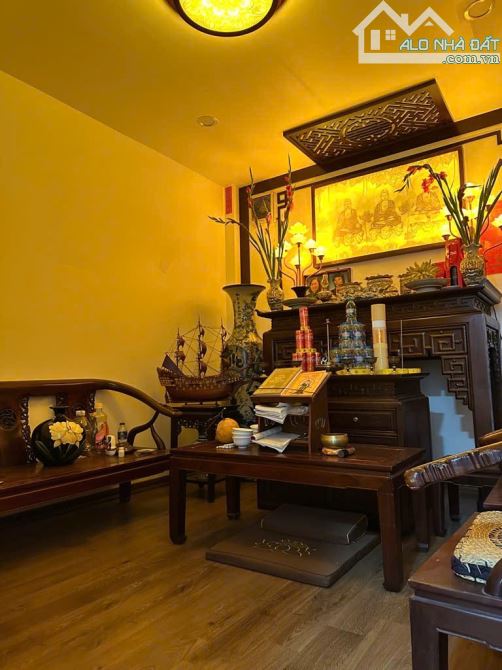 CẦN BÁN GẤP NHÀ SIÊU HIẾM BÁCH KHOA, GẦN O TÔ, 2 THOÁNG. DT 40M2* 5T. 13 TỶ. - 3