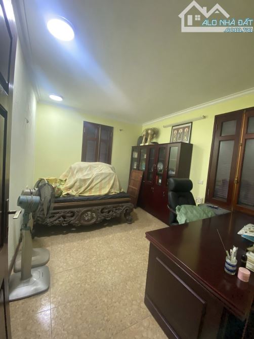 Bán nhà mặt phố Kim Ngưu, Hai Bà Trưng, tiện kinh doanh 5 tầng 68m2 giá 32.5 tỷ