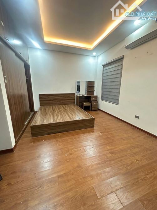 Bán Nhà Ngọc Lâm, Long Biên 33m2, 5T, chỉ 7,75 tỷ (Lô góc, ô tô đỗ cửa) - 3