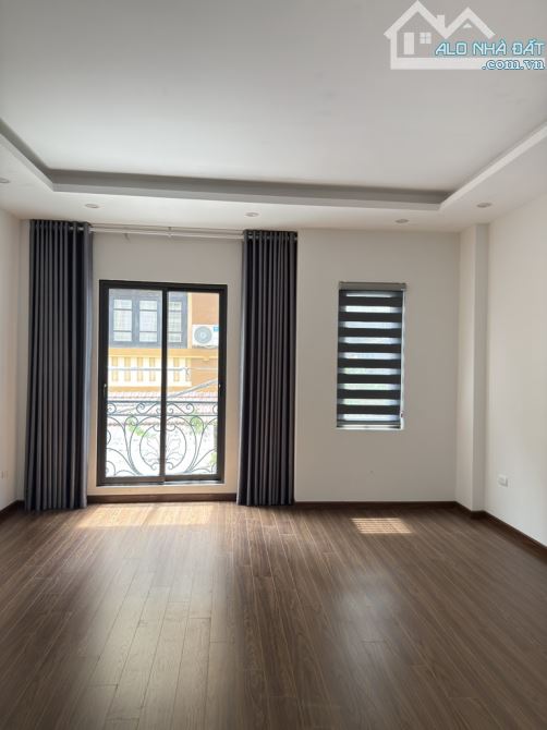 Hồ Tùng Mậu Mậu. 42m. 5tầng. Ngõ rộng thoáng sáng. Khu vực trung tâm. Nhỉnh 7 tỷ - 3
