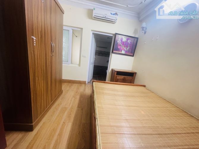 Bán tòa CHDV Trần Khát Chân 8 tầng thang máy13 phòng full nội thất, tương lai ra phố,12 tỷ