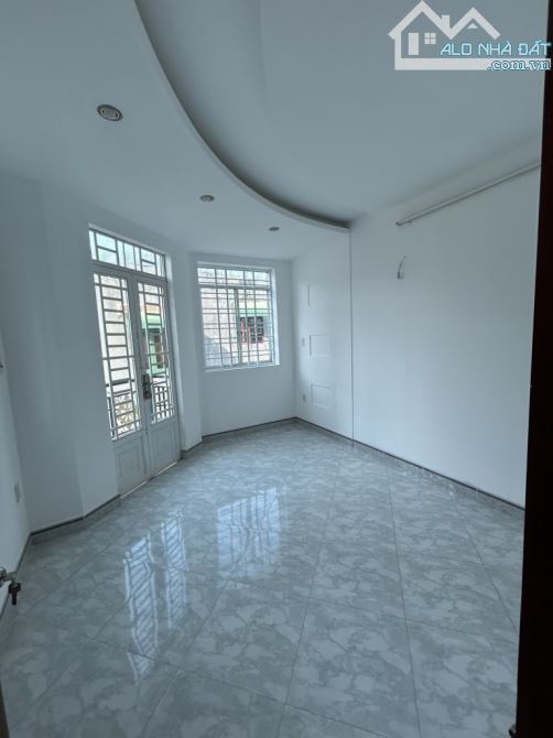 LÔ GÓC 2 MẶT TIỀN - Ô TÔ 7 CHỖ VÀO CỬA - KHU DÂN TRÍ CAO - AN NINH - YÊN TĨNH - 6.7 TỶ - 3