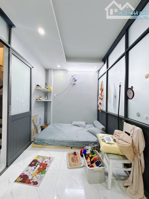 BÁN NHÀ HẺM 1/ ĐOÀN VĂN BƠ . 3 TẦNG  - 52 m2. KHU DÂN CƯ HIỆN HỮU KHÔNG LO GIẢI TOẢ - 3