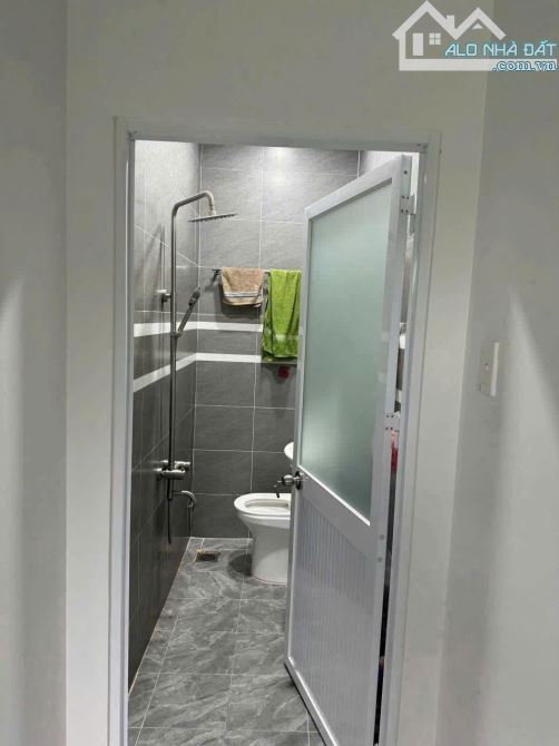 Kẹt tiền cần Bán đất 6x16 tặng căn nhà ngay Thới Tam Thôn Hóc Môn giá 630 triệu - 3